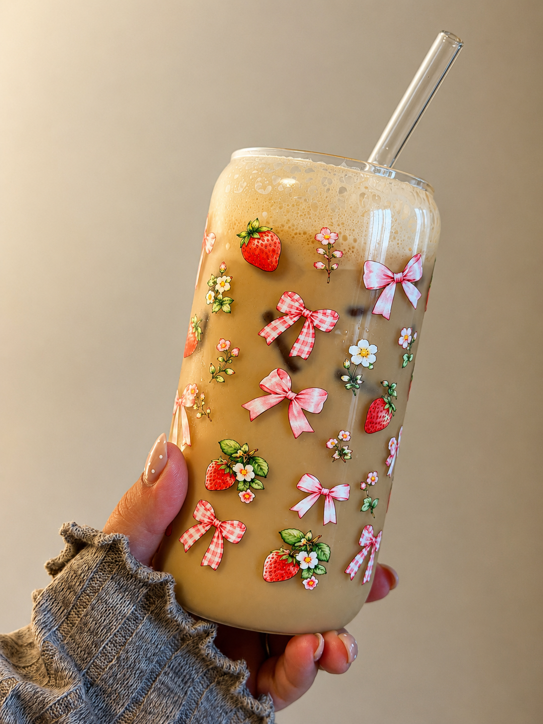 Berry Bow Tumbler – Glasskopp med bambuslokk og glassugerør
