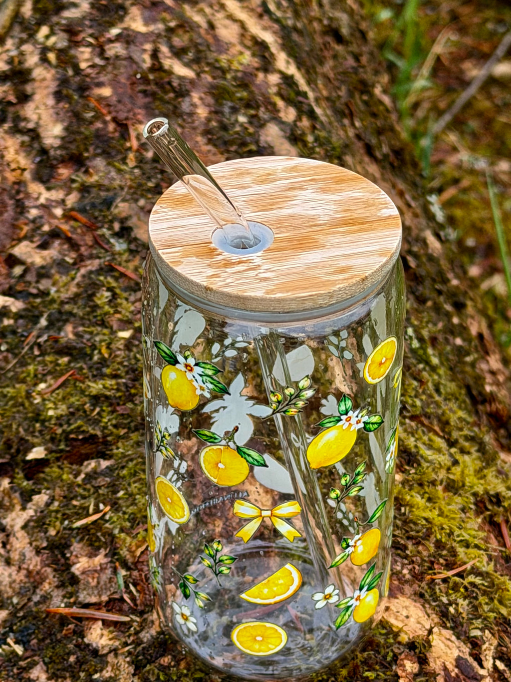 Wild Lemon Tumbler – Glasskopp med bambuslokk og glassugerør