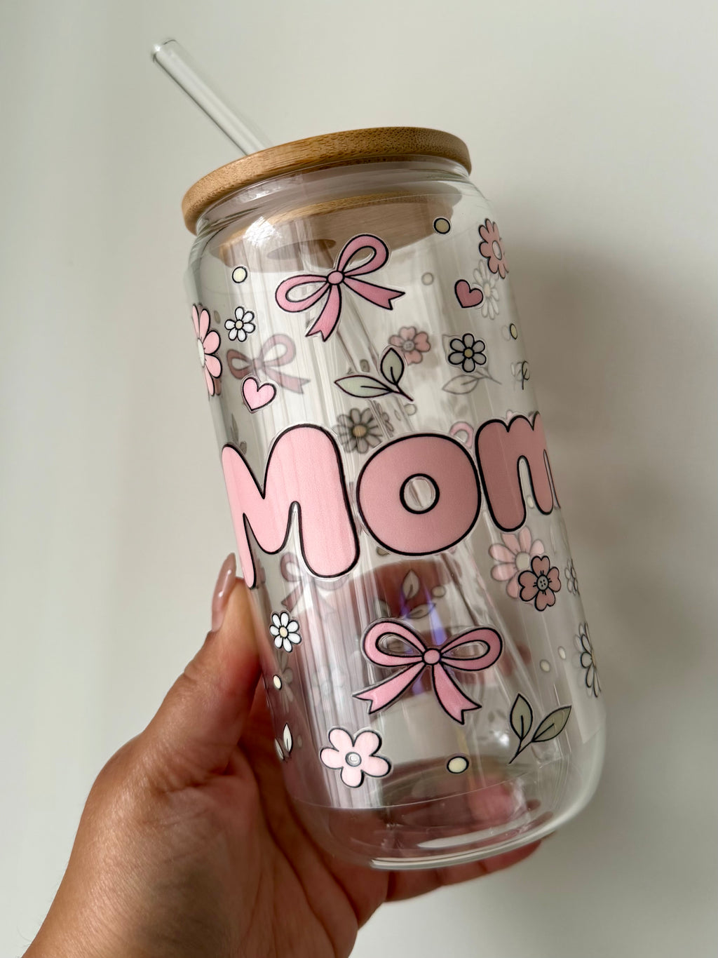 Mom Tumbler – Glasskopp med bambuslokk og glassugerør