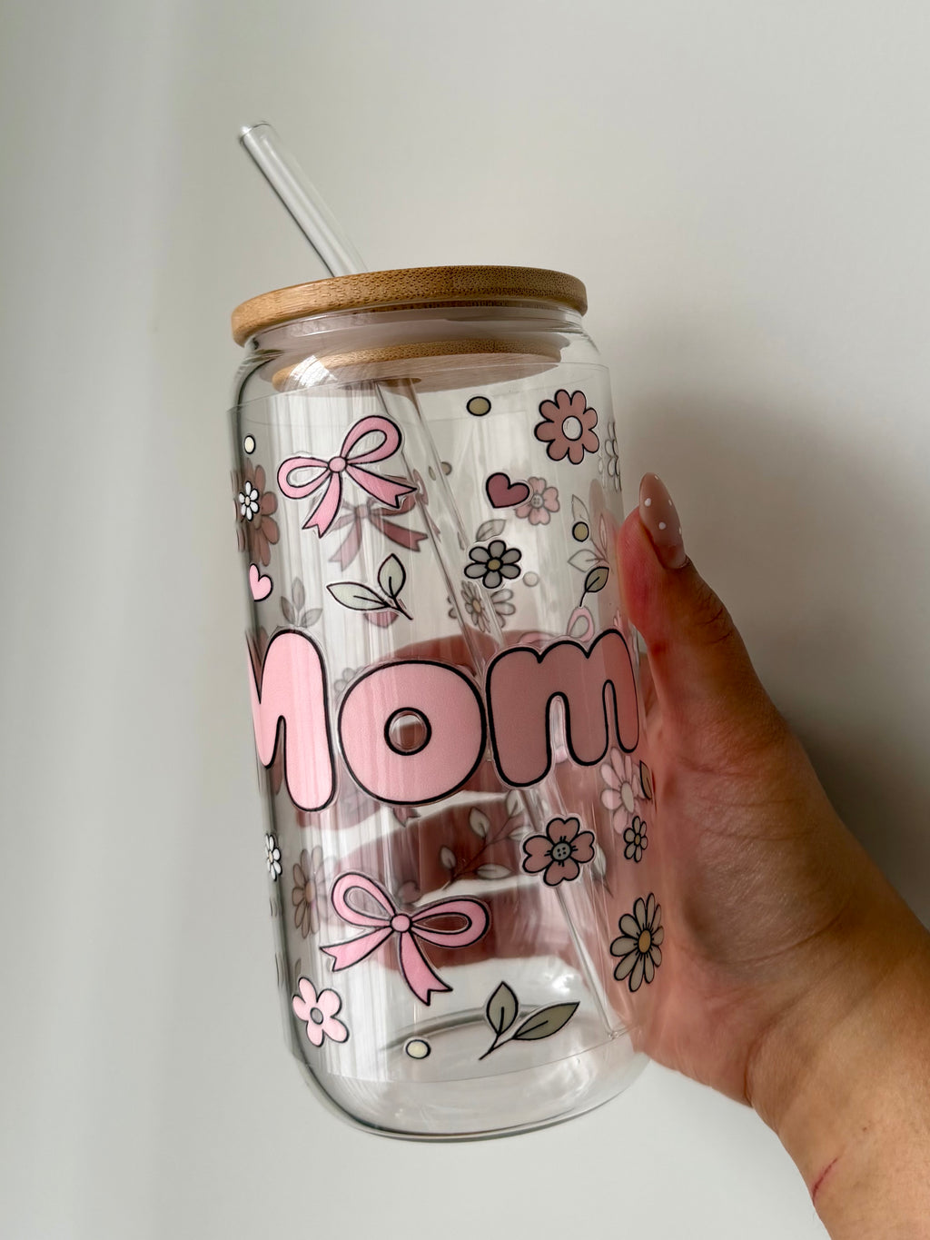 Mom Tumbler – Glasskopp med bambuslokk og glassugerør